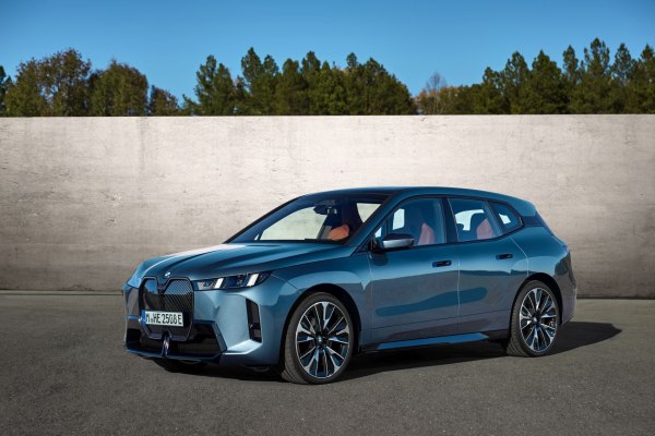 2026 BMW iX (i20 LCI, facelift 2025) - Bild 1