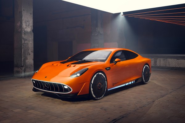 2025 Mercedes-Benz CONCEPT AMG GT XX - Photo 1