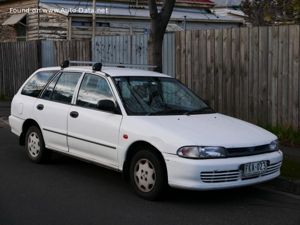 1992 Mitsubishi Lancer V Wagon - Fotografia 1