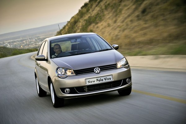 2010 Volkswagen Polo Vivo I - Фото 1