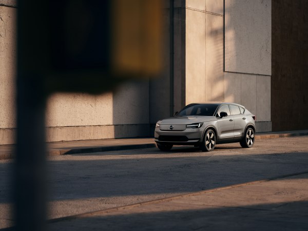 2027 Volvo EC40 (facelift 2026) - Фото 1