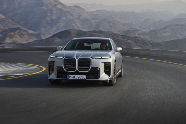 2027 BMW i7 (G70 LCI, facelift 2026) - Bild 1