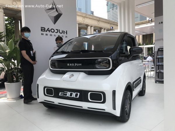 2020 Baojun E300 - Снимка 1