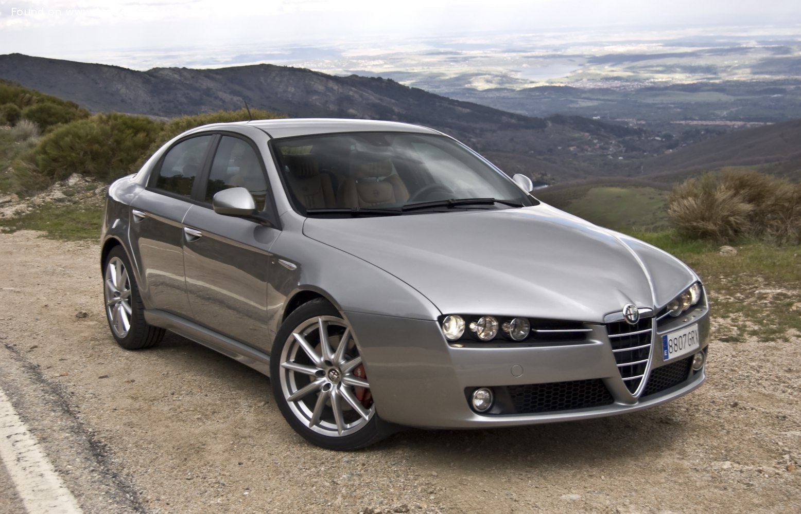 Otomobil Test Garajı: Alfa Romeo 159 1.9 JTDm Distinctive Plus Q-Tronic