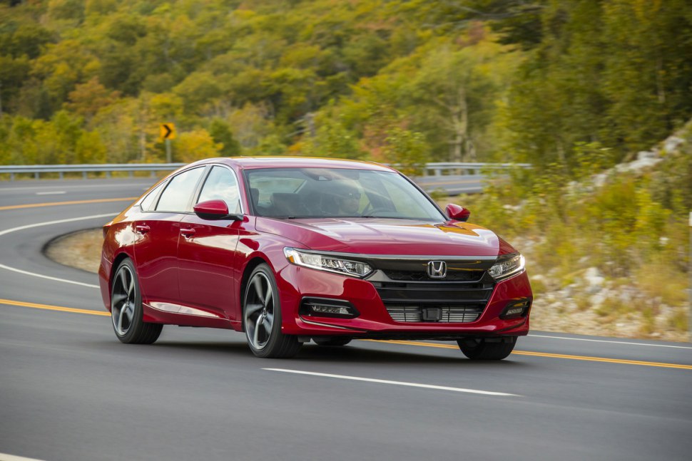 2018 Honda Accord X - Kuva 1