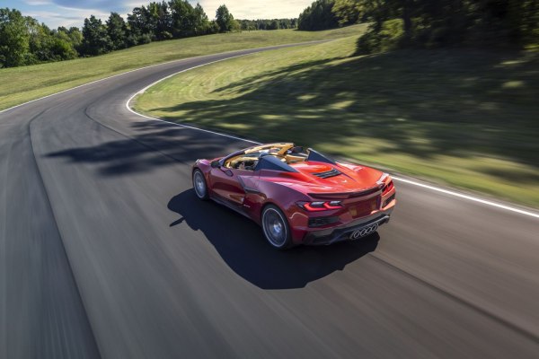 2020 Chevrolet Corvette Convertible (C8) - Фото 1