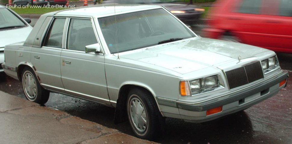 1987 Chrysler Le Baron - Fotoğraf 1
