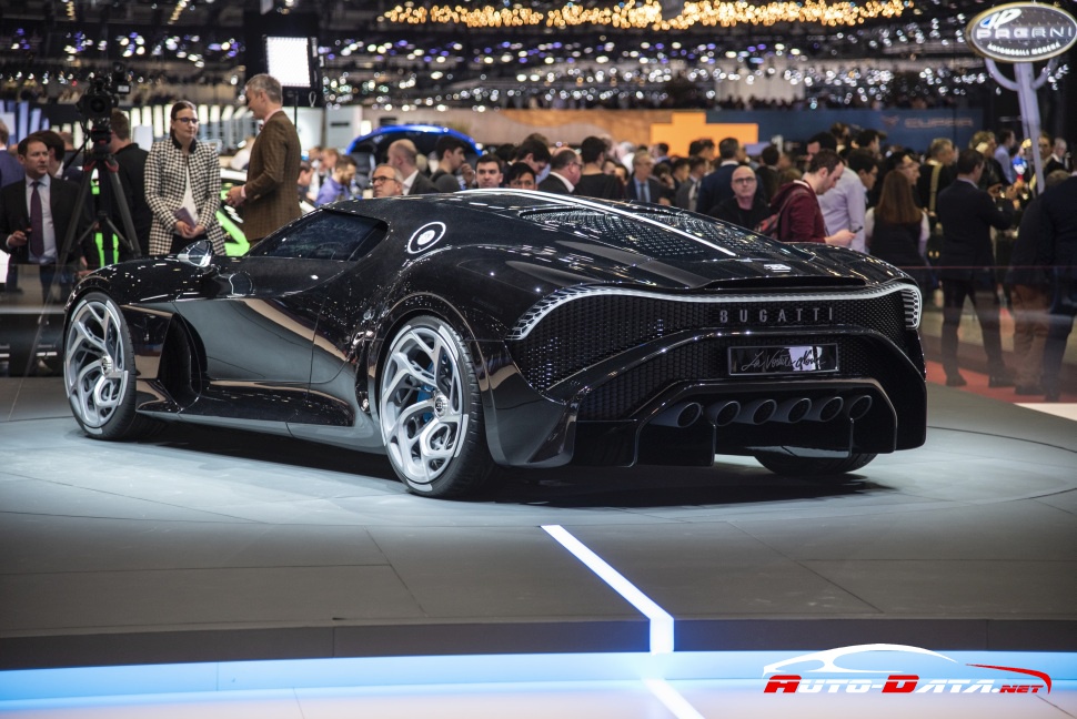 Bugatti Le Voiture Noire страничен заден профил