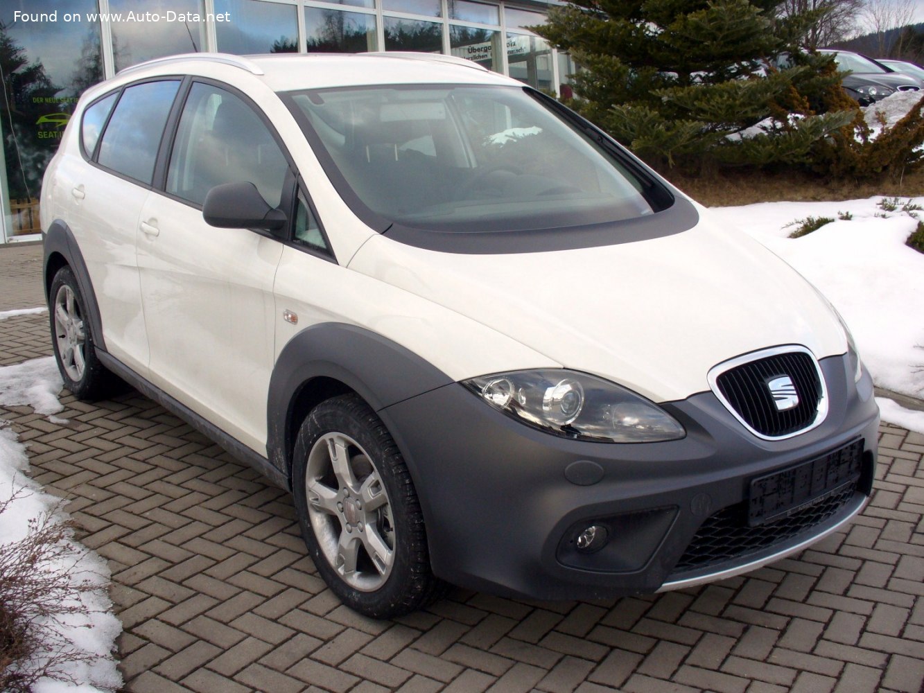 Seat Altea XL (2009) - pictures, information & specs