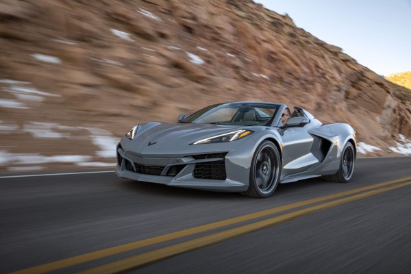 2020 Chevrolet Corvette Convertible (C8) - Фото 1