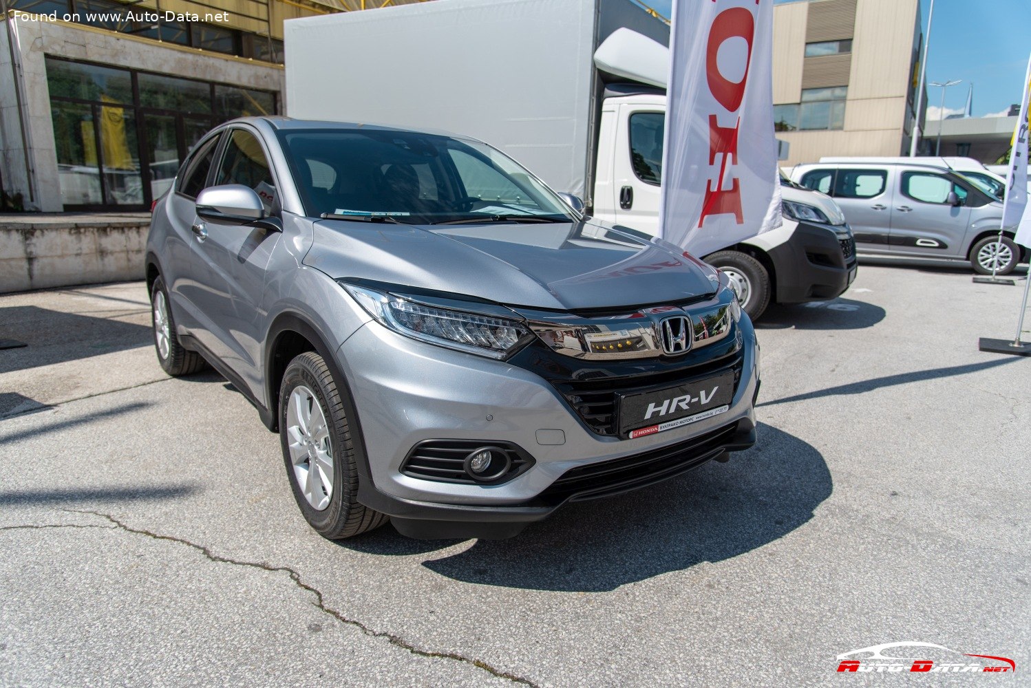 18 Honda Hr V Ii Facelift 18 1 5 I Vtec 130 Hp Cvt Technical Specs Data Fuel Consumption Dimensions