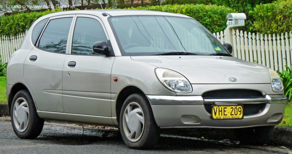 1998 Daihatsu Storia (M1) - Kuva 1