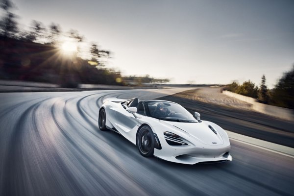 2023 McLaren 750S Spider - εικόνα 1