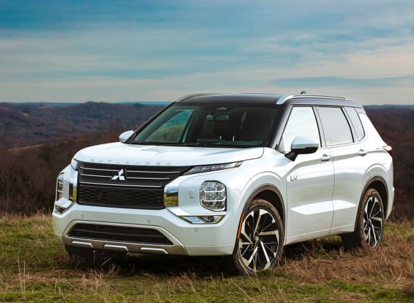 2025 Mitsubishi Outlander IV (facelift 2024) - εικόνα 1
