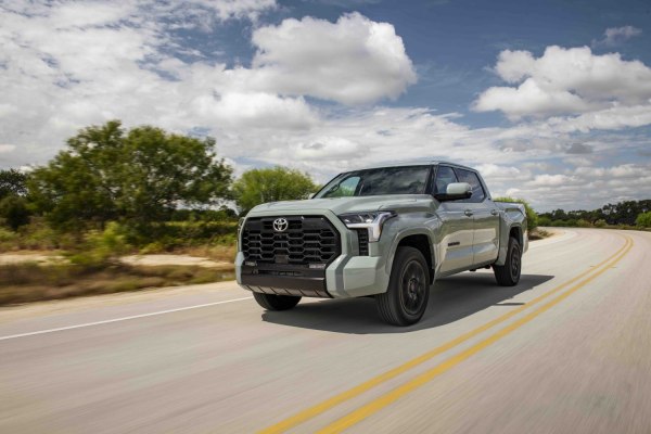 2022 Toyota Tundra III CrewMax Short Bed - Bilde 1