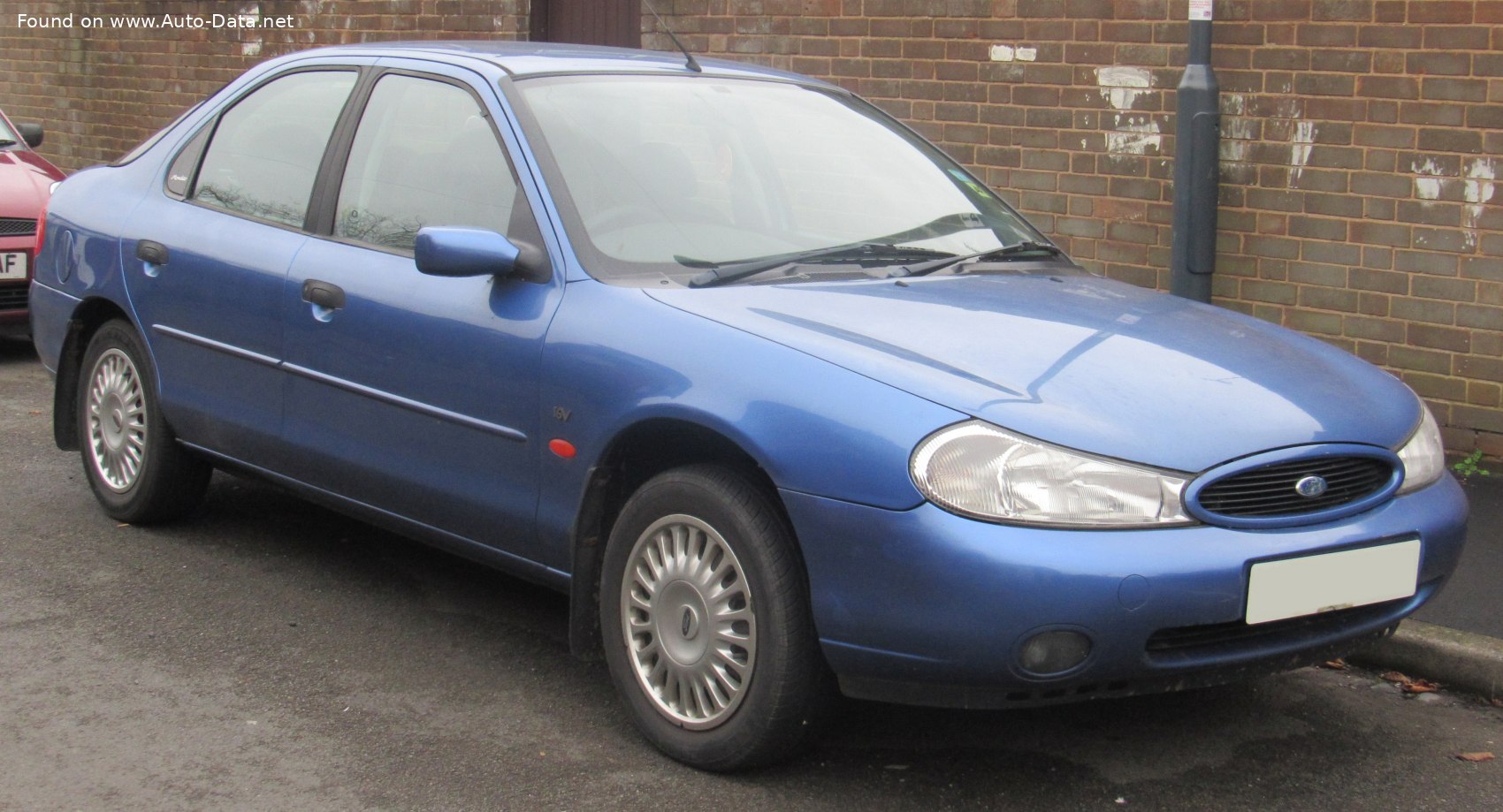 1995 Ford Mondeo I Hatchback (facelift 1996) 1.8 TD (90 CV