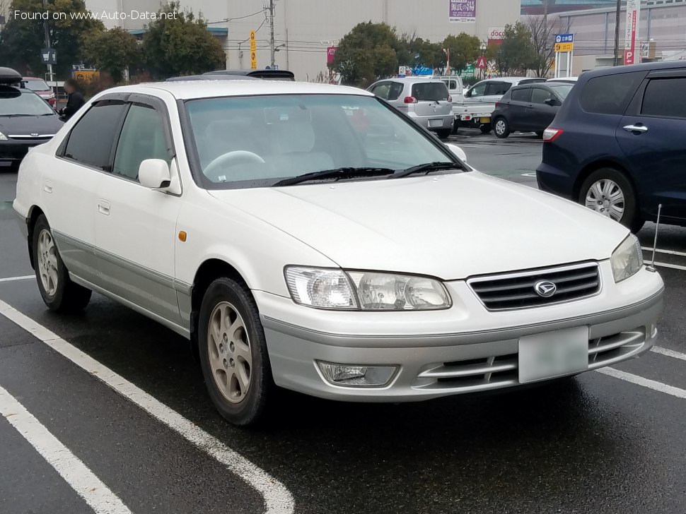 2000 Daihatsu Altis - Fotografie 1