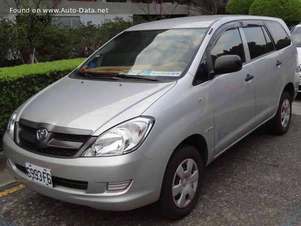 2004 Toyota Innova I - Fotografie 1