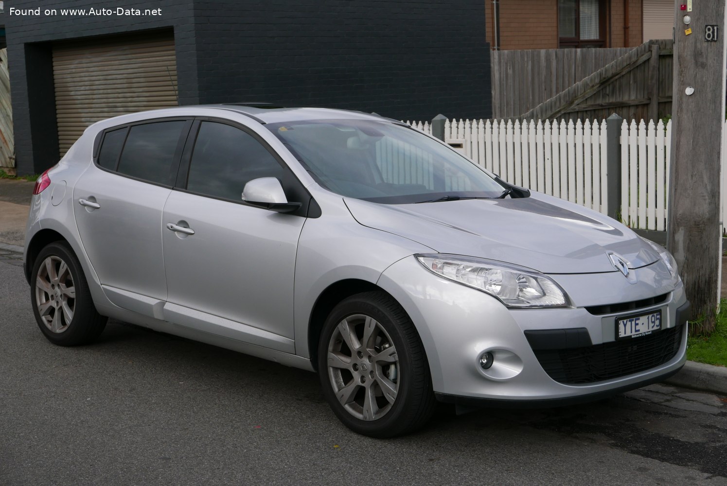 2009 Renault Megane III 2.0 16V (140 Hp) CVT