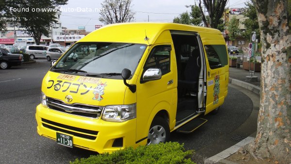 2010 Toyota HiAce V (H200, facelift 2010) Wagon Long - Bild 1