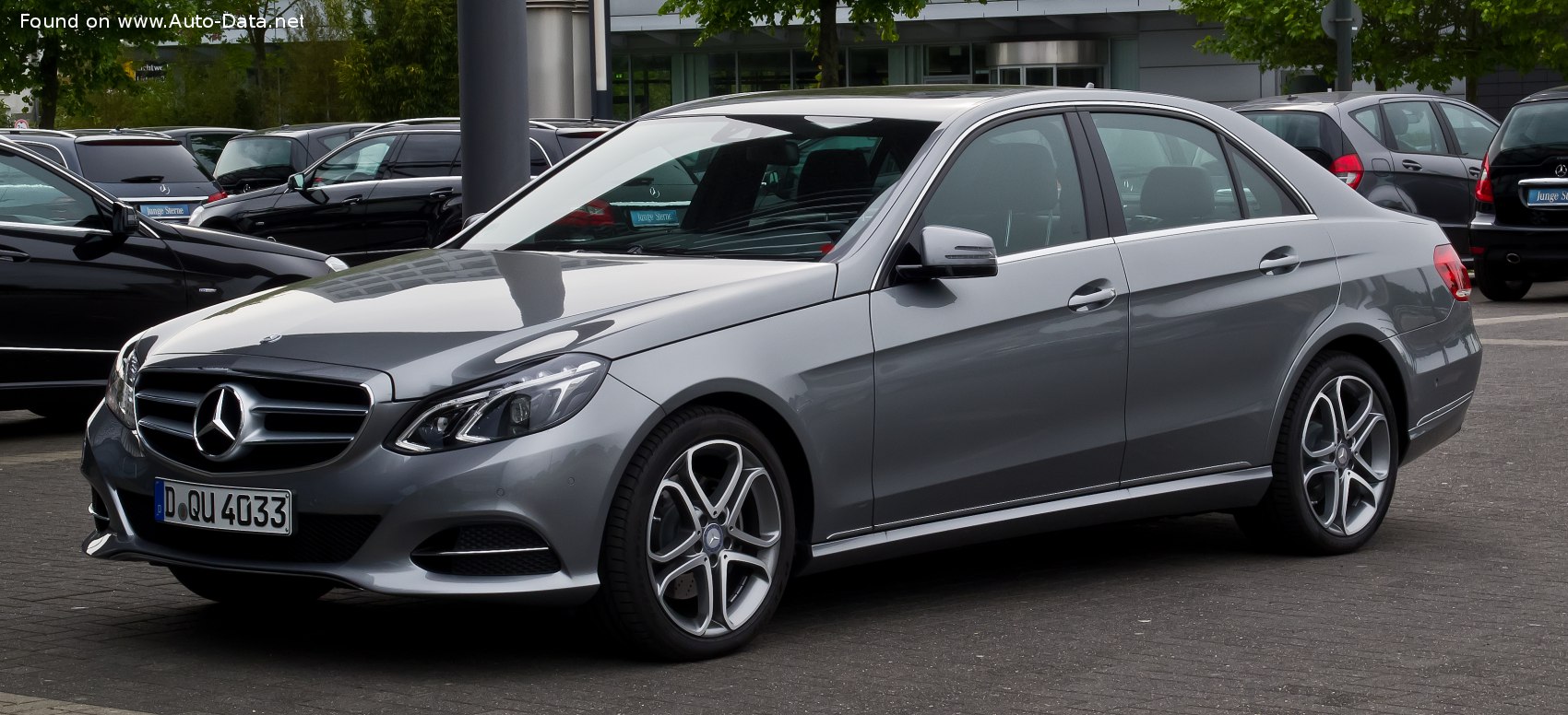 https://www.auto-data.net/images/f76/Mercedes-Benz-E-class-W212-facelift-2013.jpg