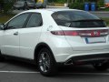 Honda Civic VIII Hatchback 5D - Fotografie 4