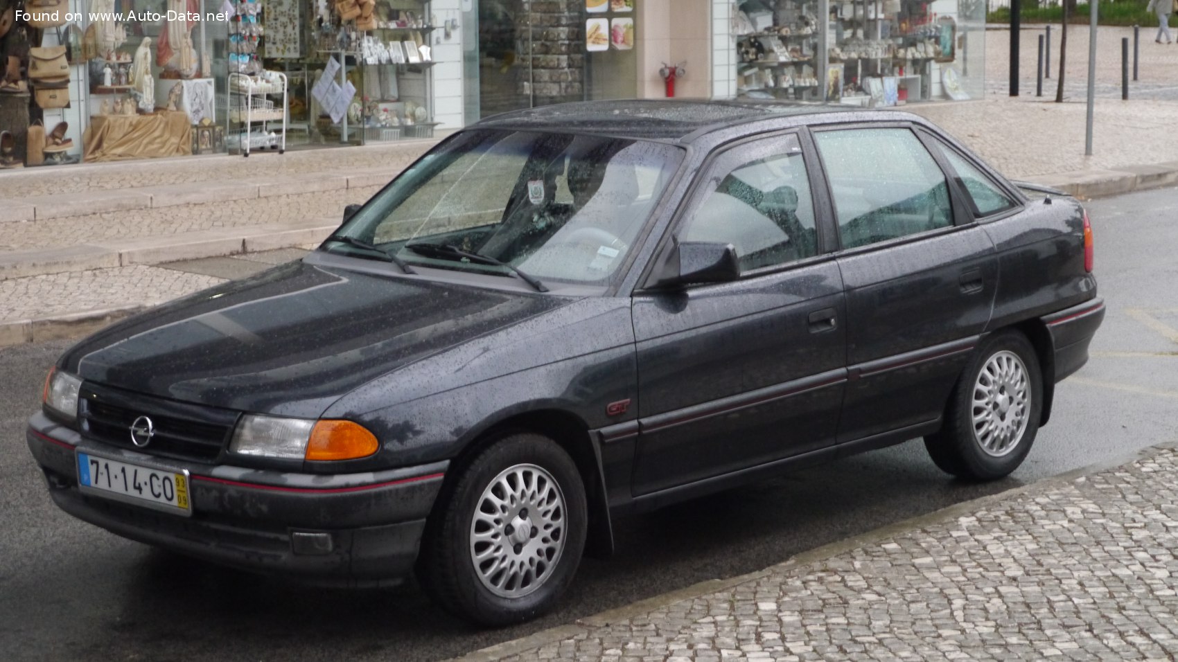 Opel Astra J Sports (facelift 2012), Ficha técnica, Consumo, Medidas