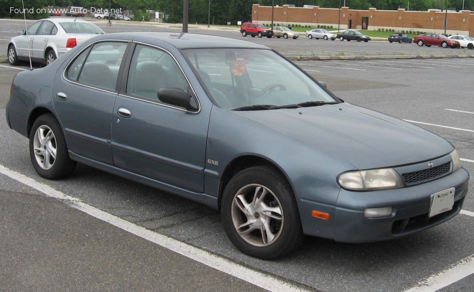 1993 Nissan Altima I - Fotografia 1