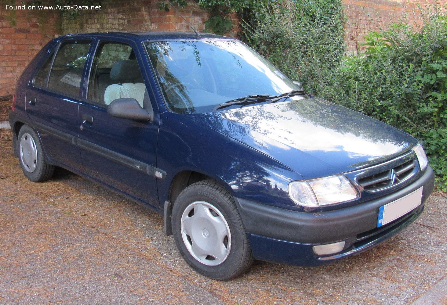 Used Citroën Saxo Hatchback (1996 - 2003) boot space & practicality