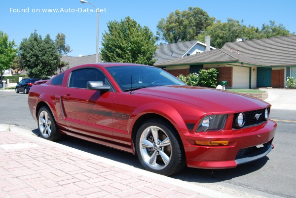 2005 Ford Mustang V - Fotoğraf 1