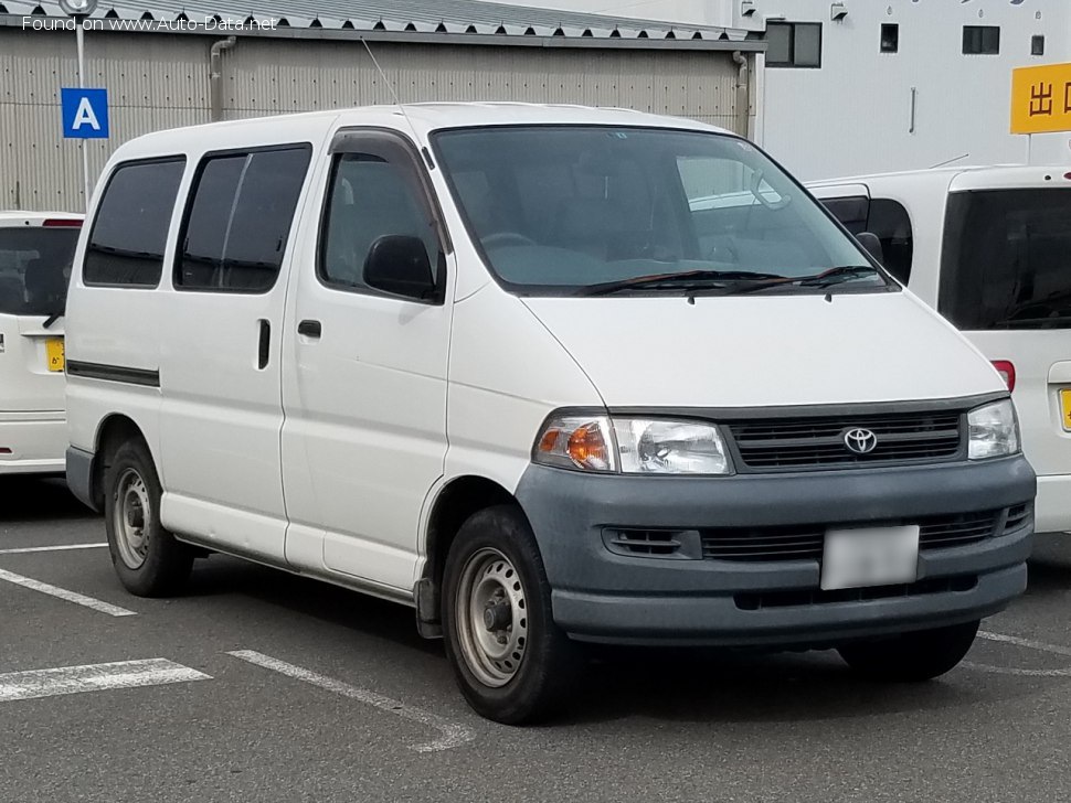 1999 Toyota Regius - Fotoğraf 1