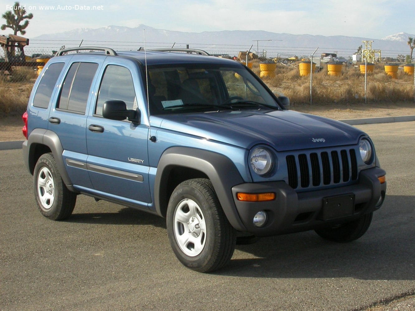 2001 Jeep Liberty Ficha técnica, Consumo, Medidas