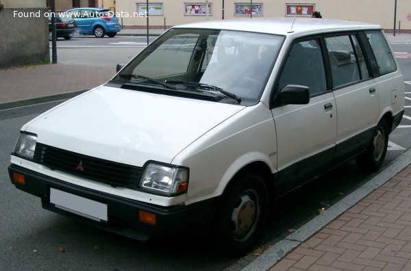 1983 Mitsubishi Space Wagon I - Fotoğraf 1