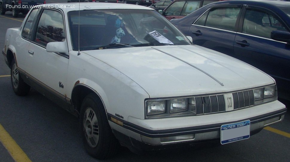 1984 Oldsmobile Cutlass Calais Coupe - Fotografia 1