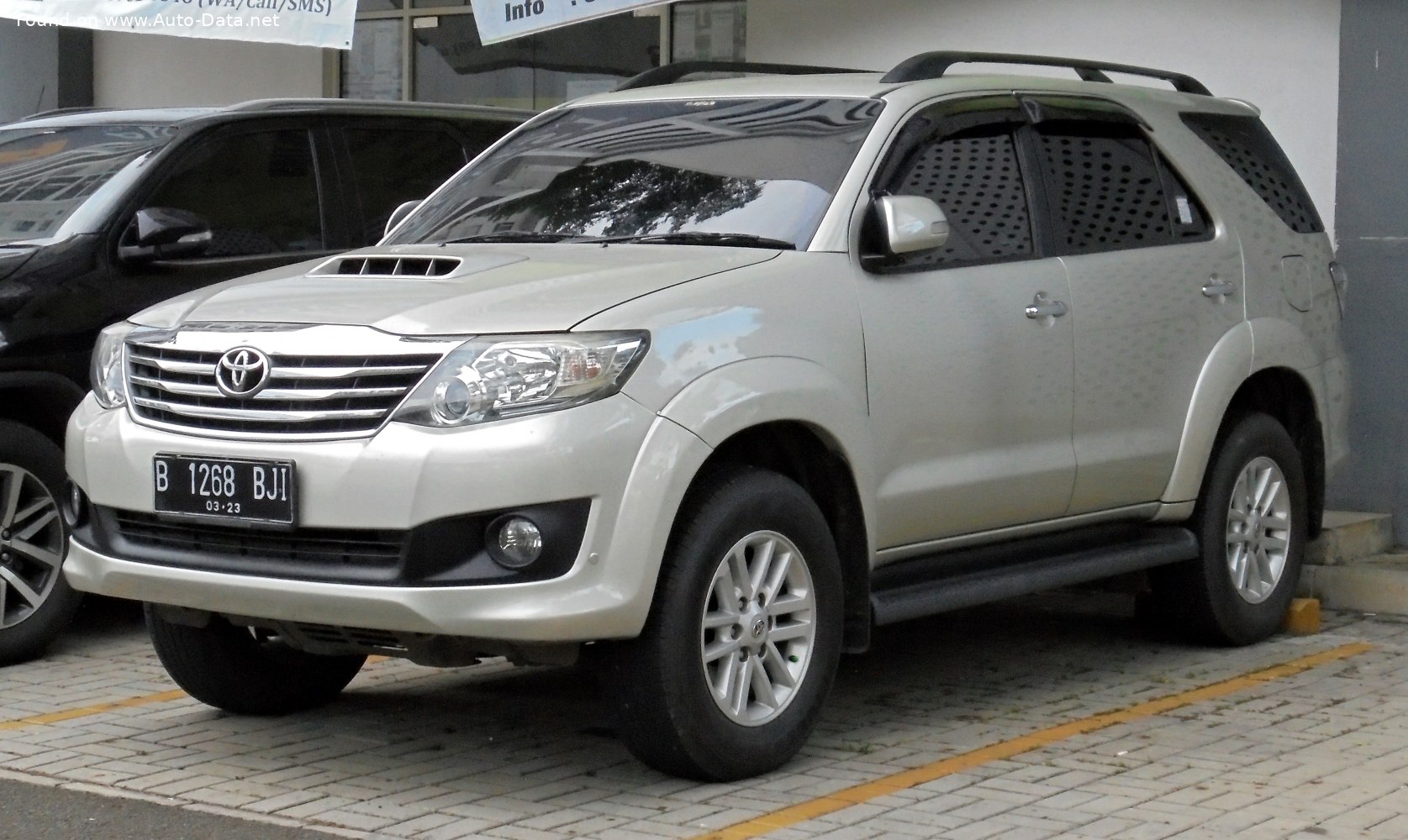 2011 Toyota Fortuner I (facelift 2011) | Fiche technique, Consommation ...