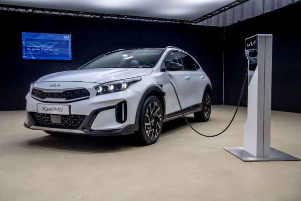 2023 Kia Xceed (facelift 2022) - Снимка 1