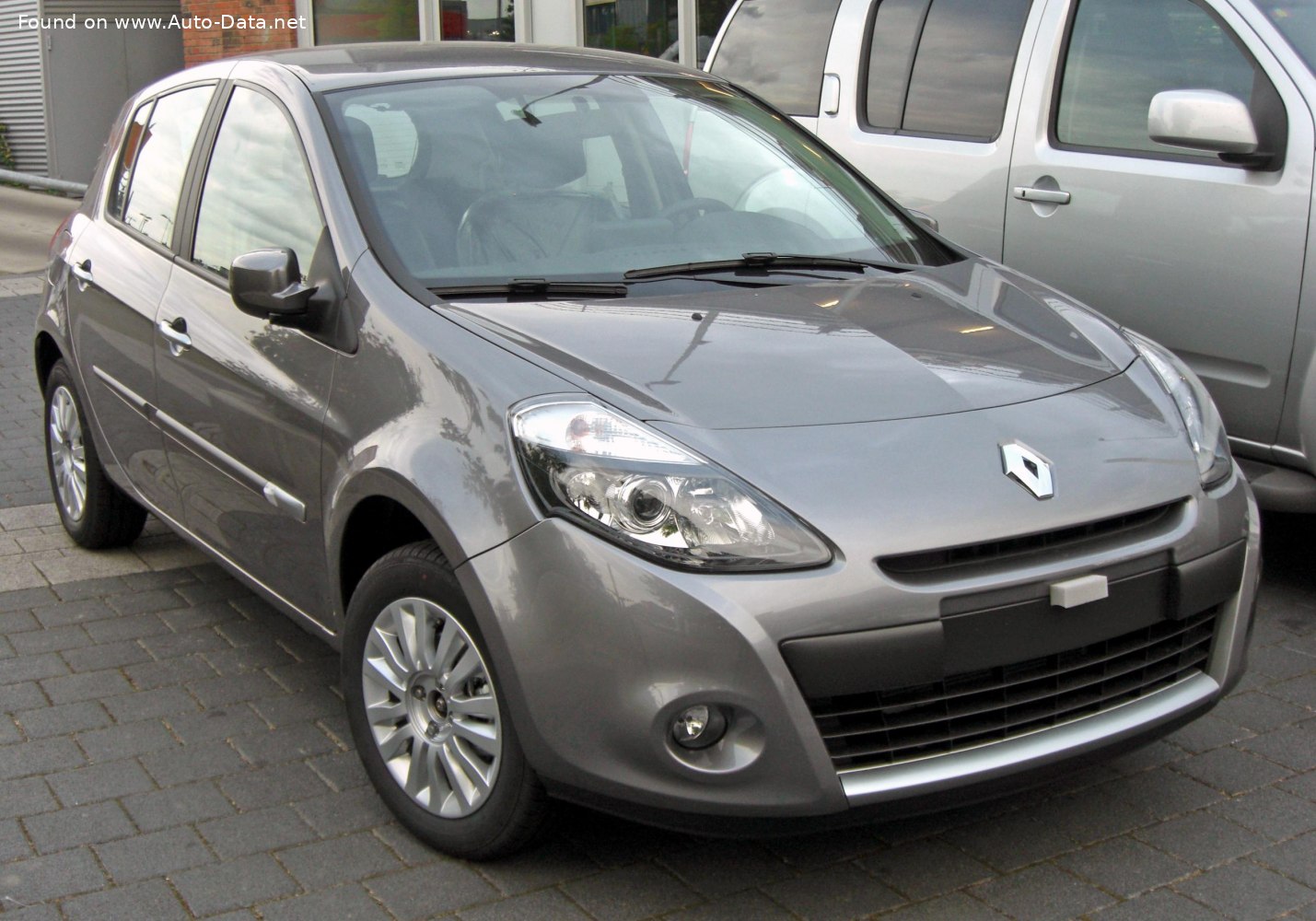 2009 Renault Clio III (Phase II, 2009) 1.6 i 16V (110 Hp