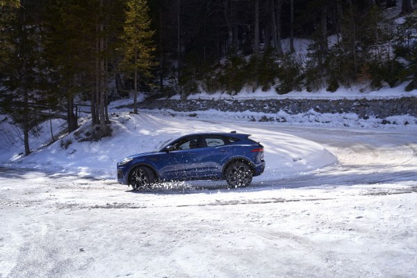 2021 Jaguar E-Pace (facelift 2020) - Снимка 1