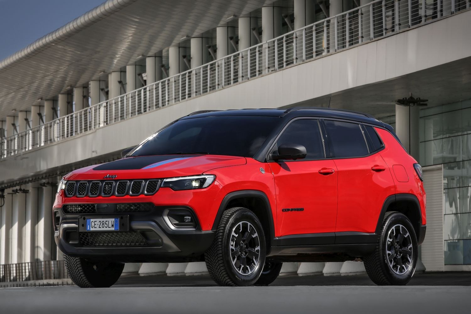 Do well () instance film 2021 Jeep Compass II (facelift 2021) 1.3 GSE T4 (240 CP) Plug-in Hybrid 4xe  Automatic | specificatii tehnice, consumul de combustibil , Dimensiuni