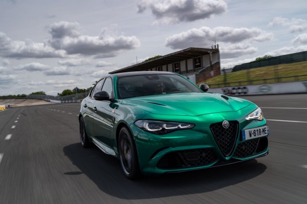 2023 Alfa Romeo Giulia (952, facelift 2022) - Photo 1