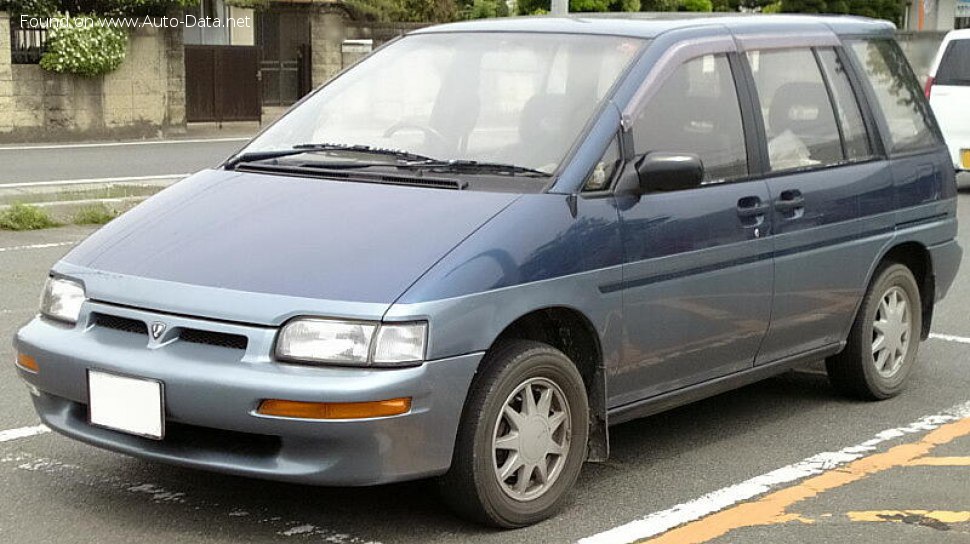 1988 Nissan Prairie (M11) - Kuva 1