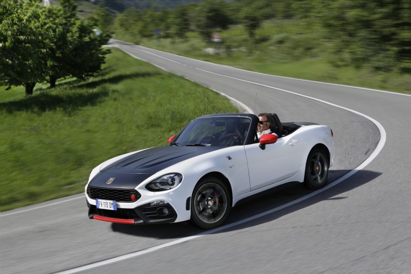 2016 Abarth 124 Spider - Фото 1