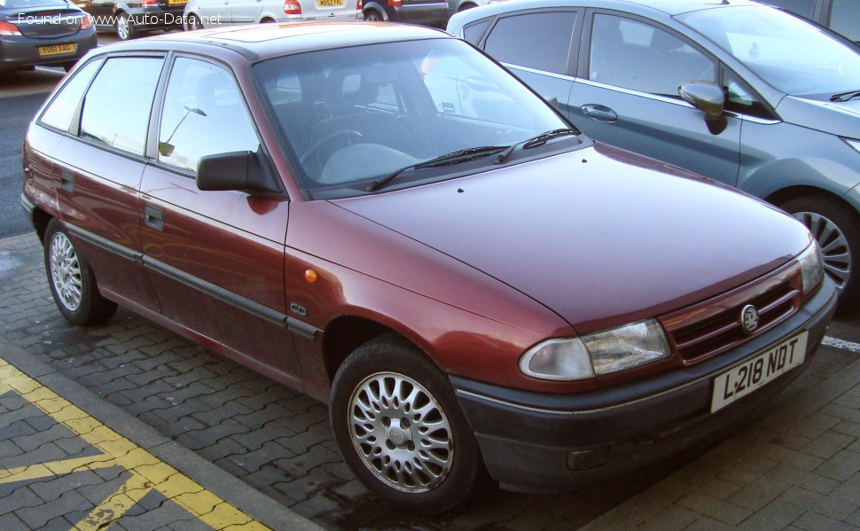 1991 Vauxhall Astra Mk III CC - Снимка 1