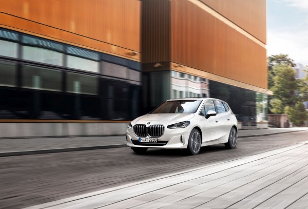 2022 BMW 2-sarja Active Tourer (U06) - Kuva 1