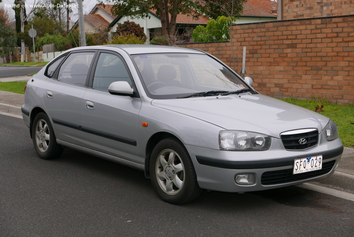 2000 Hyundai Elantra III Hatchback 1.6 (107 Hp