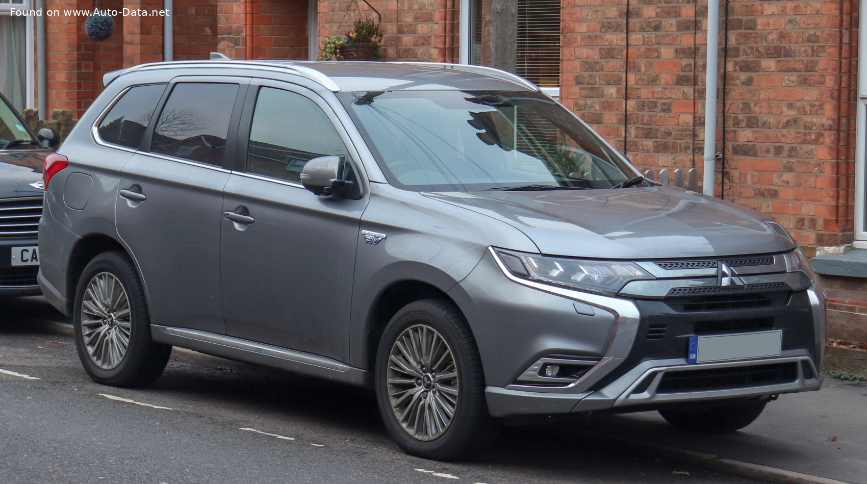 2018 Mitsubishi Outlander III (facelift 2018) 2.4 MIVEC (224 PS) Plug-in  Hybrid 4WD