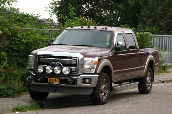 2011 Ford F-250 Super Duty III Crew Cab Short box - Fotografia 1