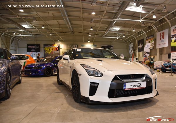 2017 Nissan GT-R (R35, facelift 2016) - Bild 1