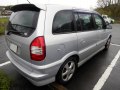 2001 Subaru Traviq - Photo 2