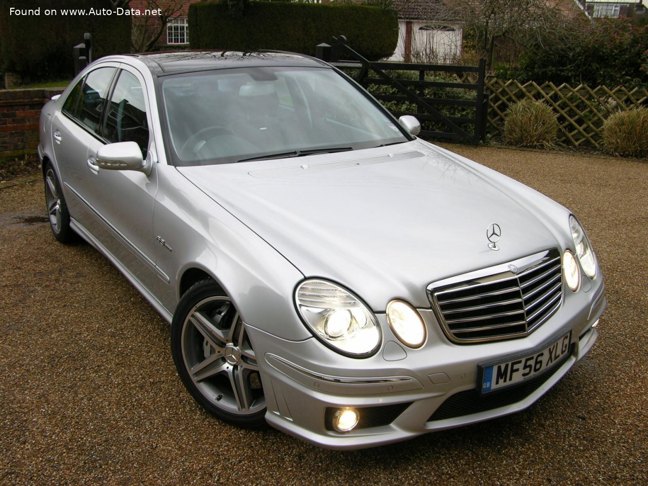 https://www.auto-data.net/images/f99/Mercedes-Benz-E-class-W211-facelift-2006_2.jpg